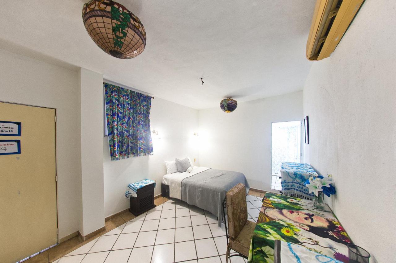 Alexandross Hostel Puerto Vallarta Phòng bức ảnh