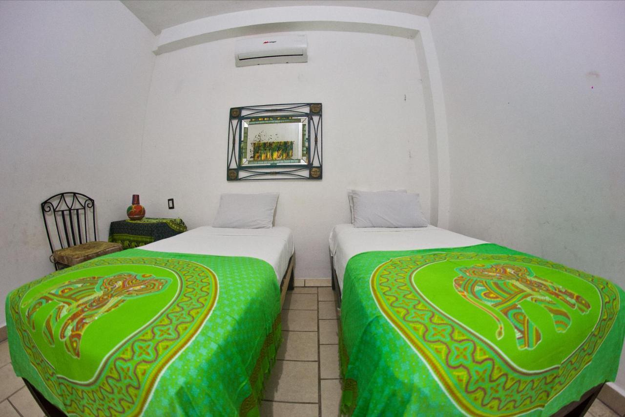 Alexandross Hostel Puerto Vallarta Phòng bức ảnh