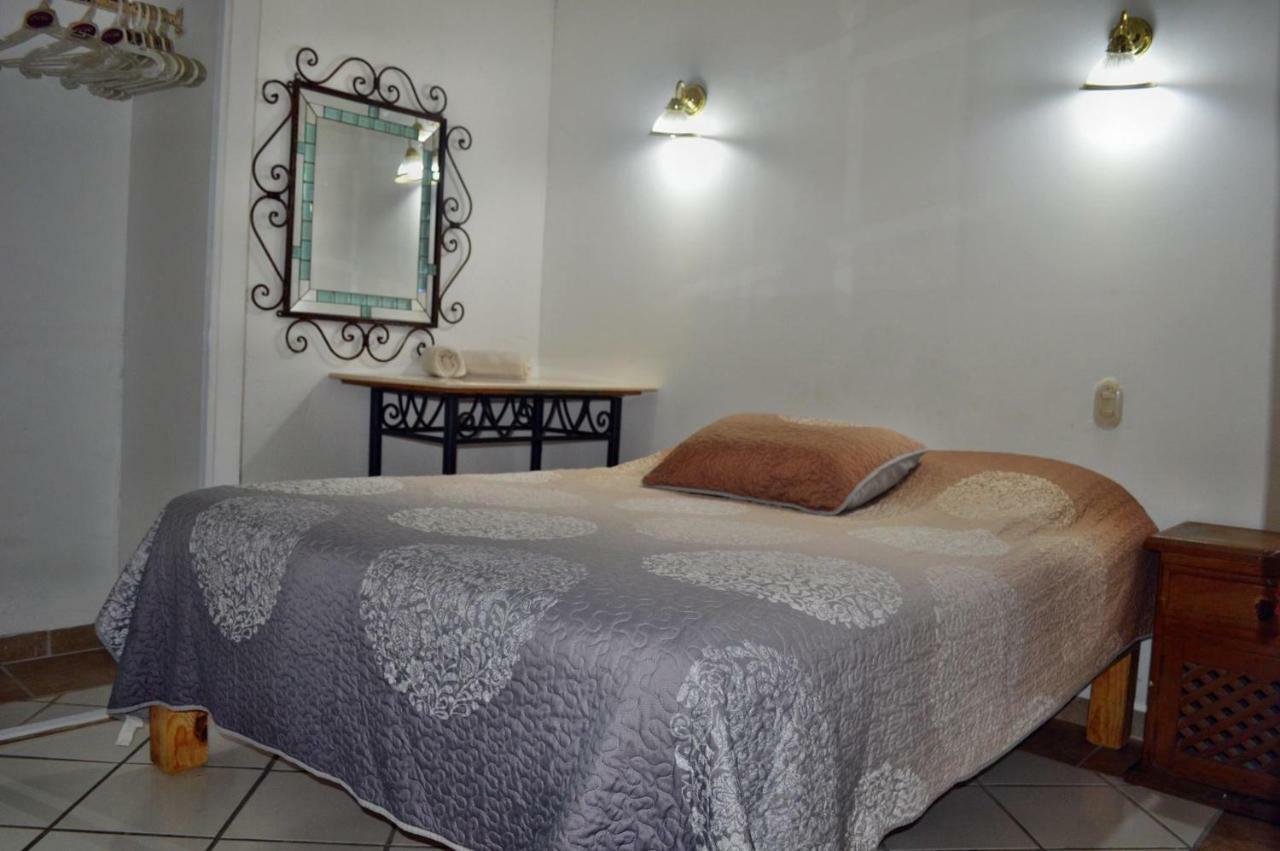 Alexandross Hostel Puerto Vallarta Ngoại thất bức ảnh